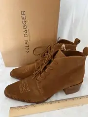 New W Box Ladies Camel Brown Kelsi Dagger Brooklyn Boots Booties Size 7.5 M