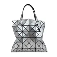 在飛比找PChome24h購物優惠-ISSEY MIYAKE 三宅一生 BAOBAO 6x6 亮