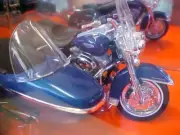 Maisto 1/18 Harley Davidson motorcycles Road King w/Side Car in Blue