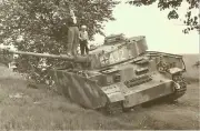 WW II - Photo -- German ---- Knock Out Panzer Tank