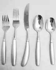 VOLTA by Oneida 5 Piece Place Setting NEW NEVER USED 18/10 Stainless made Korea