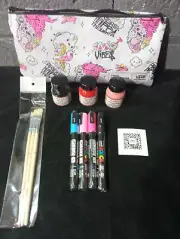 Vans Off the Wall Artist Customization Art Kit Accessories