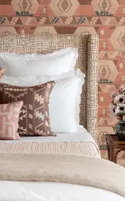 [St. Frank] Kilim Adobe Prism Linen-Cotton Pillow