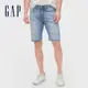 Gap 男裝 時尚做舊水洗牛仔短褲-藍色(536731)