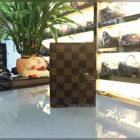 在飛比找Yahoo!奇摩拍賣優惠-::MINI名牌精品店:: LV R20700 /棋盤格紋 