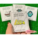 🍋L.C SHOP 🐱現貨🎉A-24 金屬徽章 貓星人別針 貓咪別針 金屬別針 交換禮物 胸針