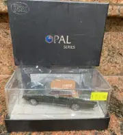 1/43 TRAX Opal Holden HJ Statesman Deville. Code: T008.