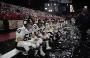 Pittsburgh Steelers Chuck Allen , Dwight White , and teammat - 1971 Old Photo 1
