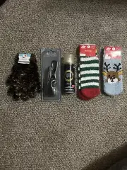 5-PC Winter Gloves Kids Winter Non Slick Socks SZ 7-2 Glitter Spray & Baby Brush