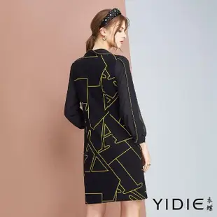 【YIDIE 衣蝶】字母A領巾造型短洋裝-黑