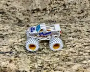 Spin Master Monster Jam Gears & Galaxies Blue Thunder Truck New 1:64
