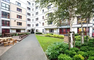 阿爾伯特庭院校園住宿 (Albert CourtAlbert Court (Campus Accommodation)