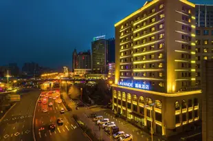 麗楓酒店(瀋陽北站市府廣場店)Lavande Hotel (Shenyang North Railway Station Shifu Square)