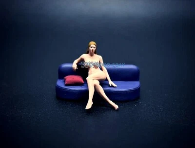 1/64 figure sexy girl romantic allure sofe Miniatur fit 1:64 car street diorama