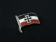 WWI WWII GERMAN flag Badge with Box
