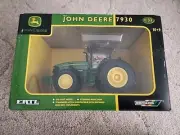Britains ERTL 15857 John Deere 7930 Duals Tractor 1:32 1/32 Scale Box Dated 2006