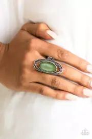 Paparazzi: Western Royalty - Green Ring