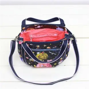 現貨直出 LeSportsac 來自星球 手提斜背多用包 南瓜包 多夾層 SMALL JENNI 8056 明星大牌同款