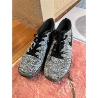 在飛比找蝦皮購物優惠-正品NIKE air（FLYKNIT)女用氣墊慢跑鞋/運動鞋