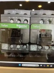 SCHNEIDER LC2D32G7 TESYS REVERSING CONTACTOR NEW / ORIGINAL BOX - 12A 3P 7.5HP