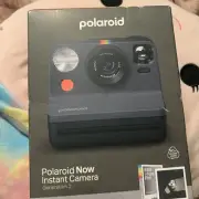 POLAROID NOW INSTANT CAMERA +8 PHOTOS BUNDLE GENERATION 2 BLACK NEW (MVP026035)