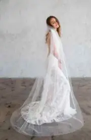 NWT Brides & Hairpins Kortney Chapel Veil IVORY