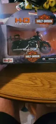 2014 SPORTSTER IRON 883 HARLEY DAVIDSON MOTORCYCLE MAISTO SERIES 41 1/18 MODEL