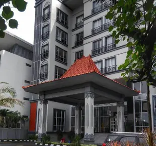 瑟雷拉馬達尼日惹大酒店Grand Serela Hotel Yogyakarta