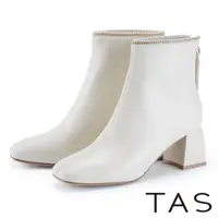 在飛比找momo購物網優惠-【TAS】金屬鍊條羊皮中跟短靴(米白)