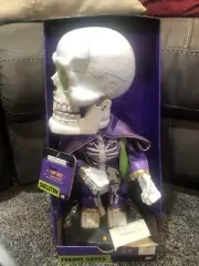 NEW in BOX GEMMY FREAKY GEEKS 18" MUSICAL LIGHT UP SKELETON FIGURE FUNKY MUSIC