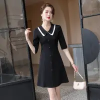在飛比找momo購物網優惠-【SZ】玩美衣櫃A字洋裝雙色翻領排扣黑色連身裙S-4XL