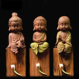 5Cgo【代購七天交貨】 521539780632 Q版陶瓷佛像觀音擺件西方三聖如來地藏菩薩創意木頭底座居家客廳裝飾品