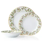 Noritake Holly and Berry 12 Piece Dinner Set