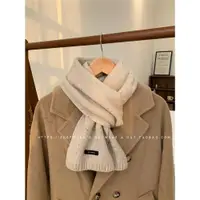 在飛比找ETMall東森購物網優惠-純羊毛女冬季米色搭配大衣圍巾