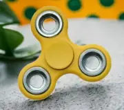 FIDGET SPINNER | Low-cost - Stainless Steel Bearings - Yellow 211417