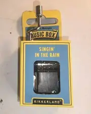Kikkerland Boite a Musique Singing in the Rain Original Crankshaft Music Box New