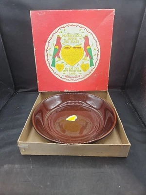 PFALTZGRAFF PENNSYLVANIA DUTCH PIE PLATE BURGUNDY GLAZE BAKER W/ORIGINAL BOX