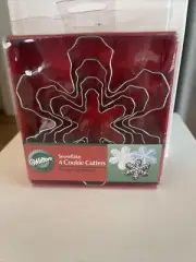 Wilton 4 Snowflake Cookie Cutters - NIP