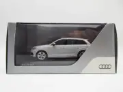 1/43 Audi Q7 Dealer Custom-Made White Glacier MInicar