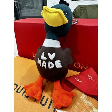 Louis Vuitton Lv Made Duck Bag Charm And Key Holder (MP3222)