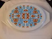 VINTAGE PYREX " Navajo Aztec " PATTERN CASSEROLE - CIRCA 1971 - 1972 - BRAND NEW