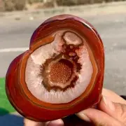 125g Natural beautiful heart-shapedagate crystal cave super large gem