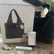 Marc Jacob’s Tote and Eau de Parfum Roller 10ml gift set