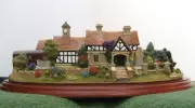 Lilliput Lane L2517 - The Royal Train at Sandringham - Ltd. Ed.#2597 MIB.
