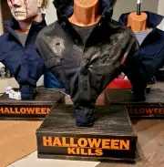 Michael Myers Mask Bust halloween kills lightbox base mannequin