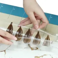 在飛比找蝦皮購物優惠-▪5張入▪羽毛葉子造型巧克力裝飾玻璃紙/調溫用裝飾片