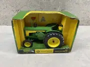 ERTL Britains John Deere 830 Tractor 1/16 Scale Diecast