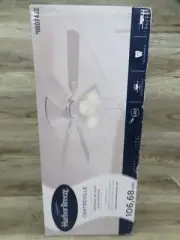 Harbor Breeze Centreville 42in White LED Indoor Flush Mount Ceiling Fan w/Light