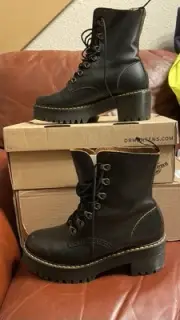 Dr. Martens Leona Vintage Smooth Women's Combat Boot, Size 8 - Black