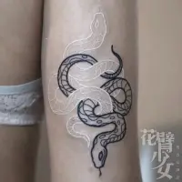 在飛比找蝦皮購物優惠-花臂少女TATTOO新工藝白色黑白蛇紋身貼 蛇 黑白線條蟒蛇